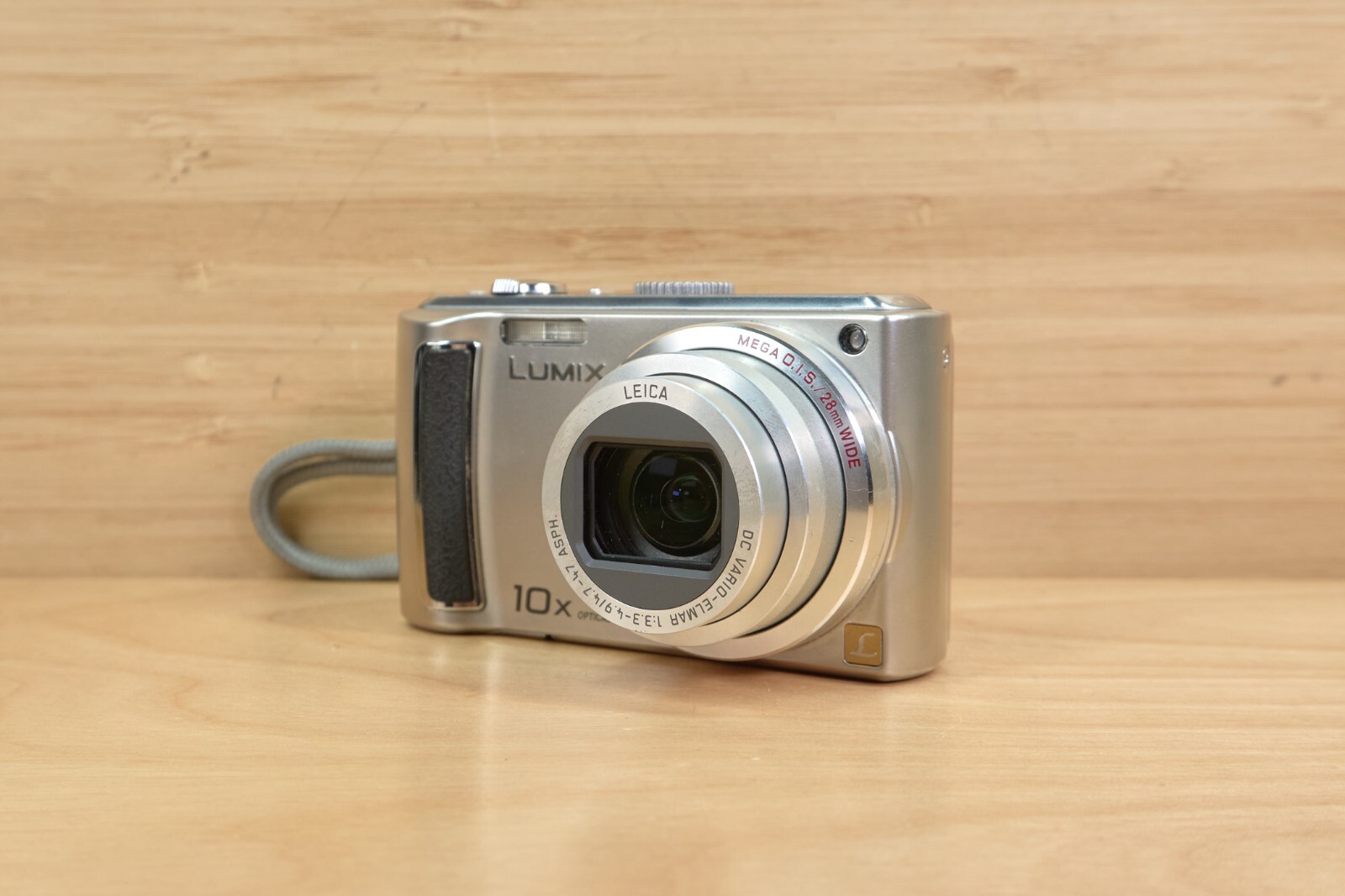 【N2031】 Panasonic LUMIX DMC-TZ5 パナソニック Panasonic LUMIX DMC-TZ5 9.1MP Digital Camera - Black for