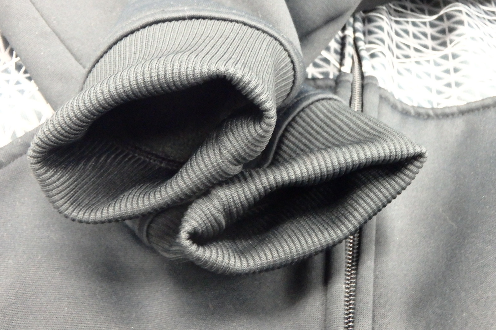 Youth large Under Armour black shatter fleece lined hooded sweatshirt hoodie