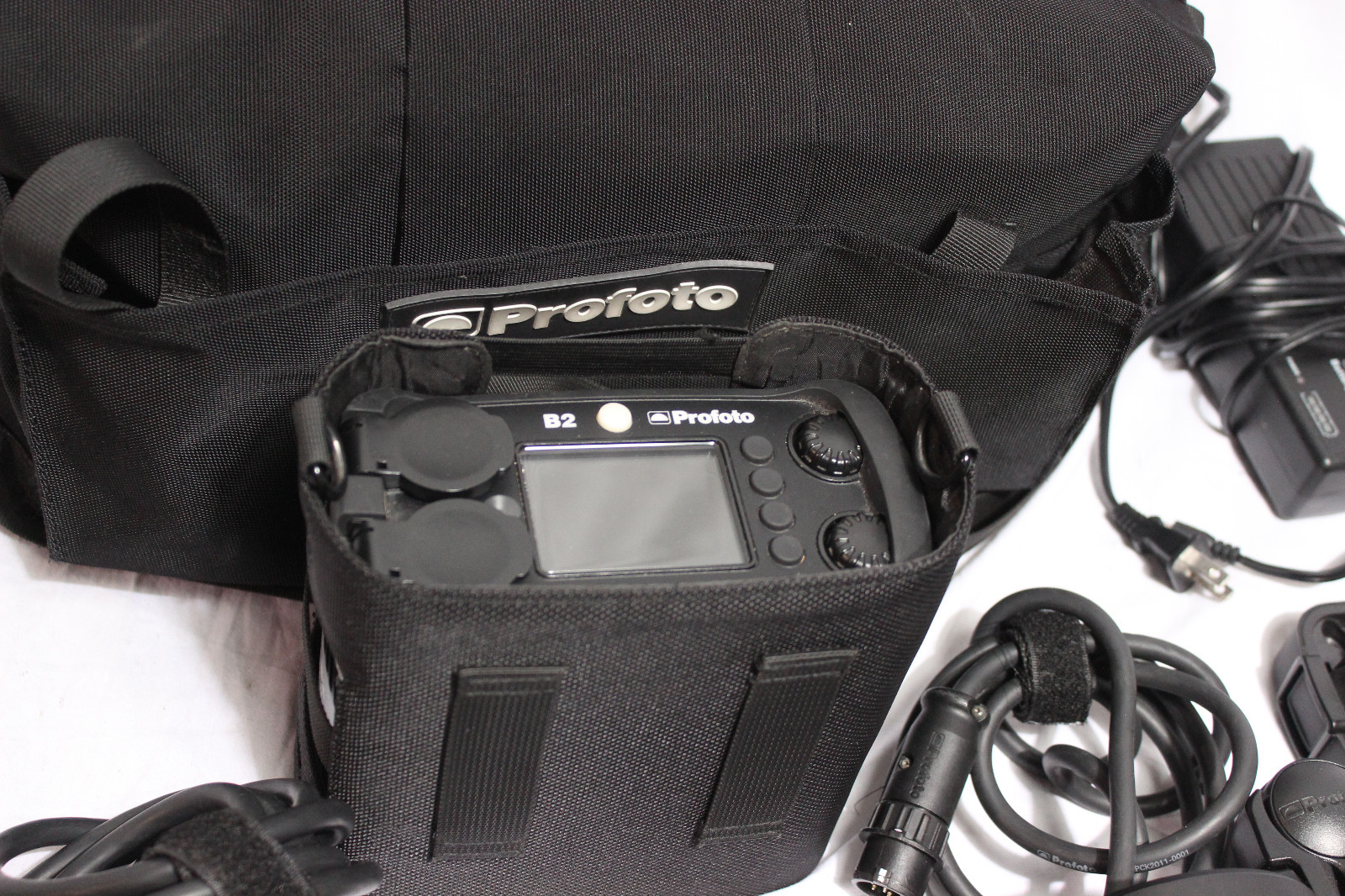 Profoto B2 250 AirTTL Location Kit With 2 Heads and 3 Batteries #2