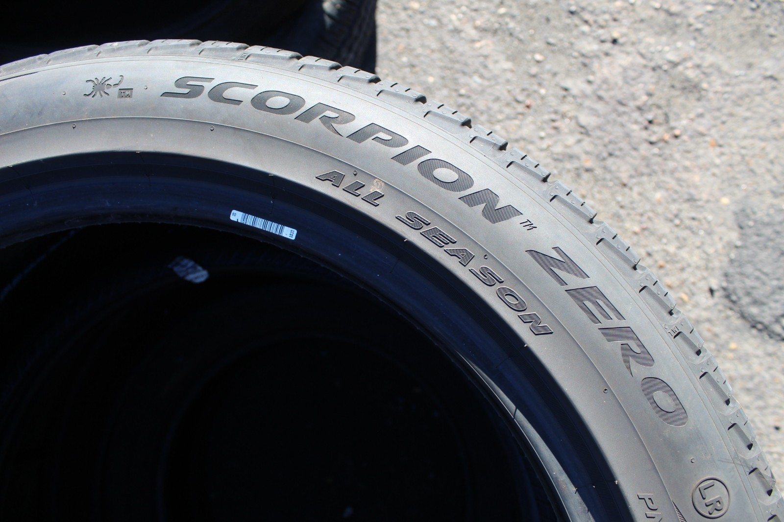 285 45 22 Pirelli, All Season, XL, M+S, LR 88Y, x2 A Pair 6.0mm (F1_tyres) L3846