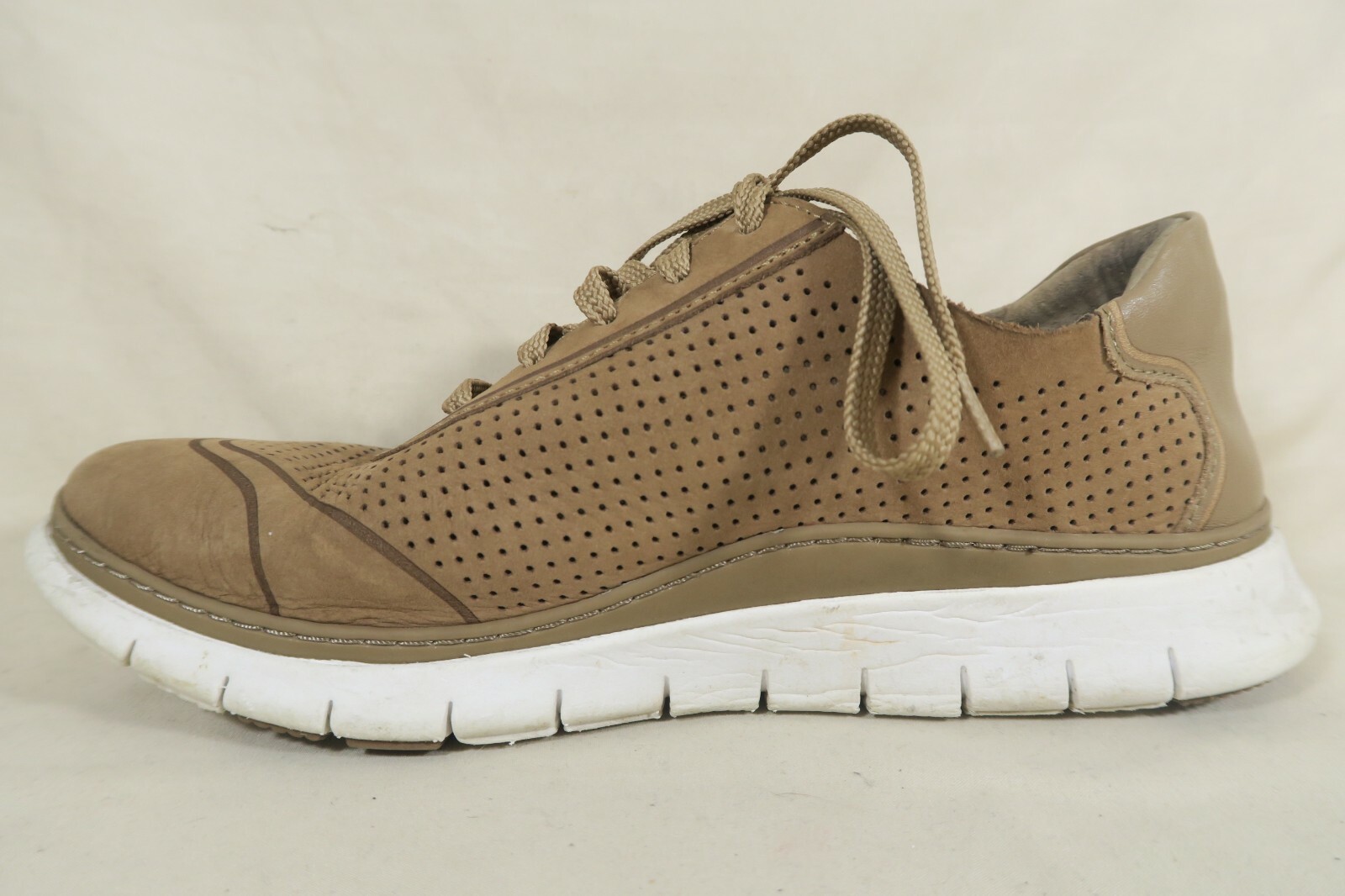 vionic leather sneakers