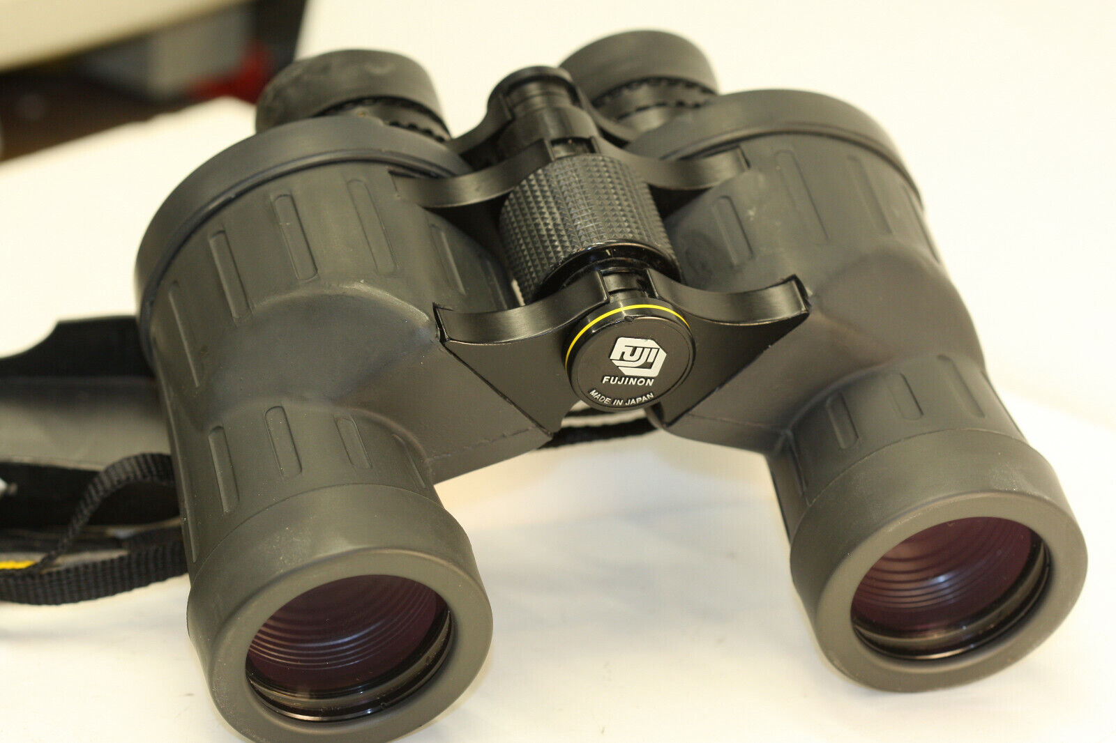 FUJINON 8 x 40MARINE binoculars bright and FUJINON 8 x 40MARINE binoculars bright and