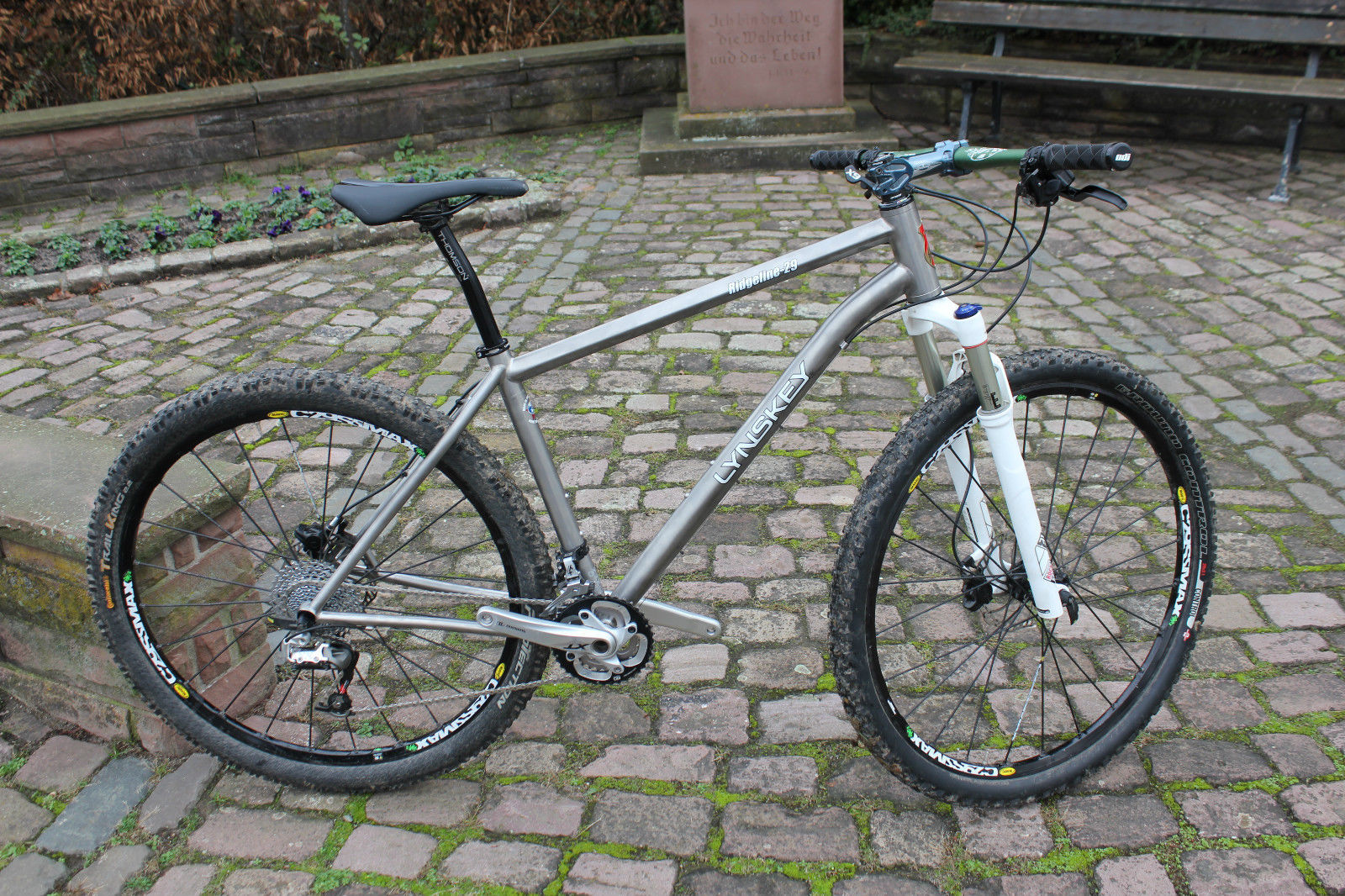 Fahrräder mit vorne Federungen