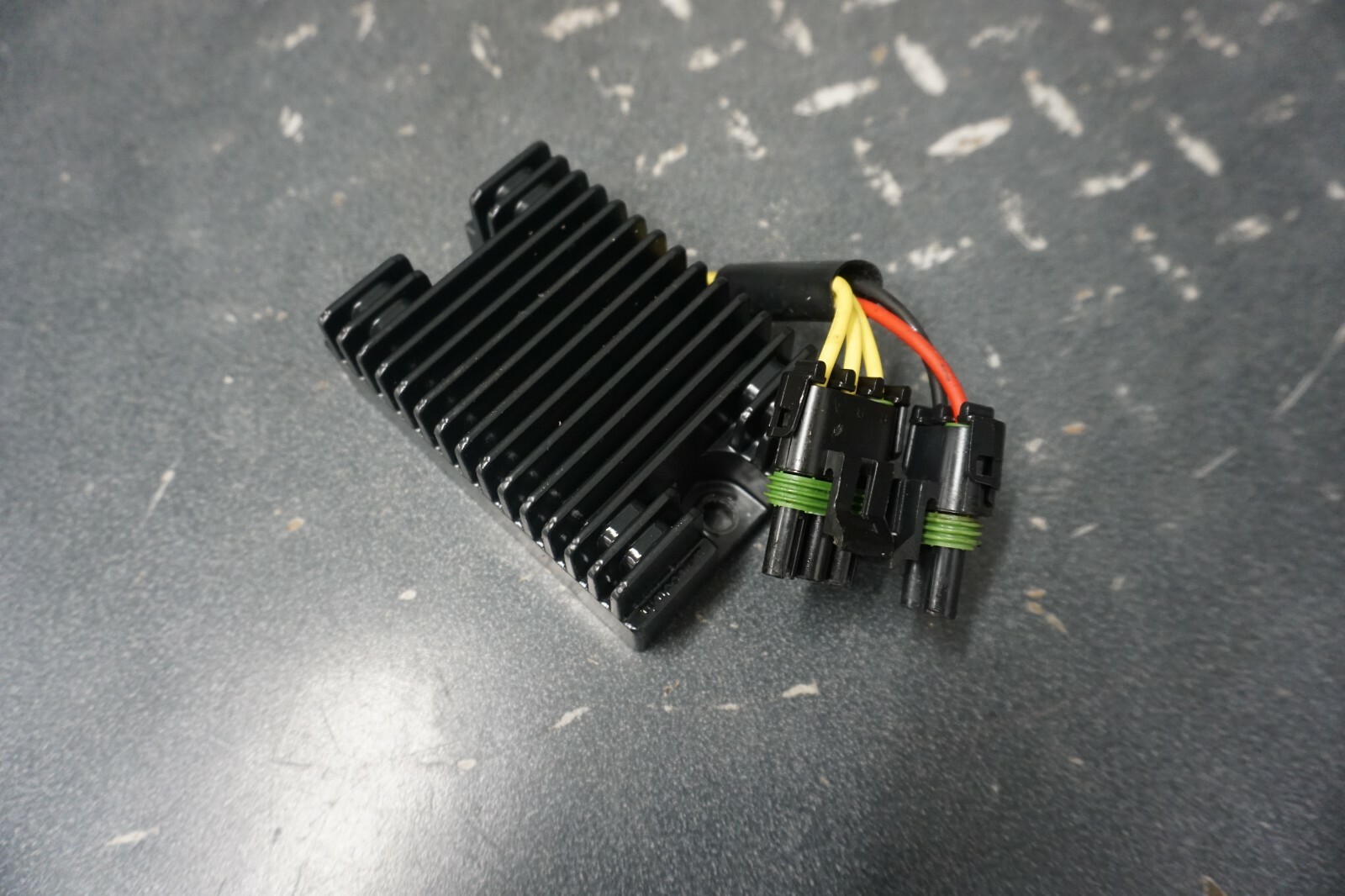 1998-2006 Sea-Doo OEM Voltage Regulator Rectifier Freshwater 1998-2006 Sea-Doo OEM Voltage Regulator Rectifier Freshwater