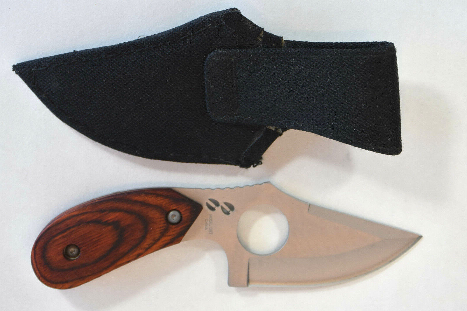 Browning Skinning Knife Model 087 Made For Rocky Mountain Elk Foundation.