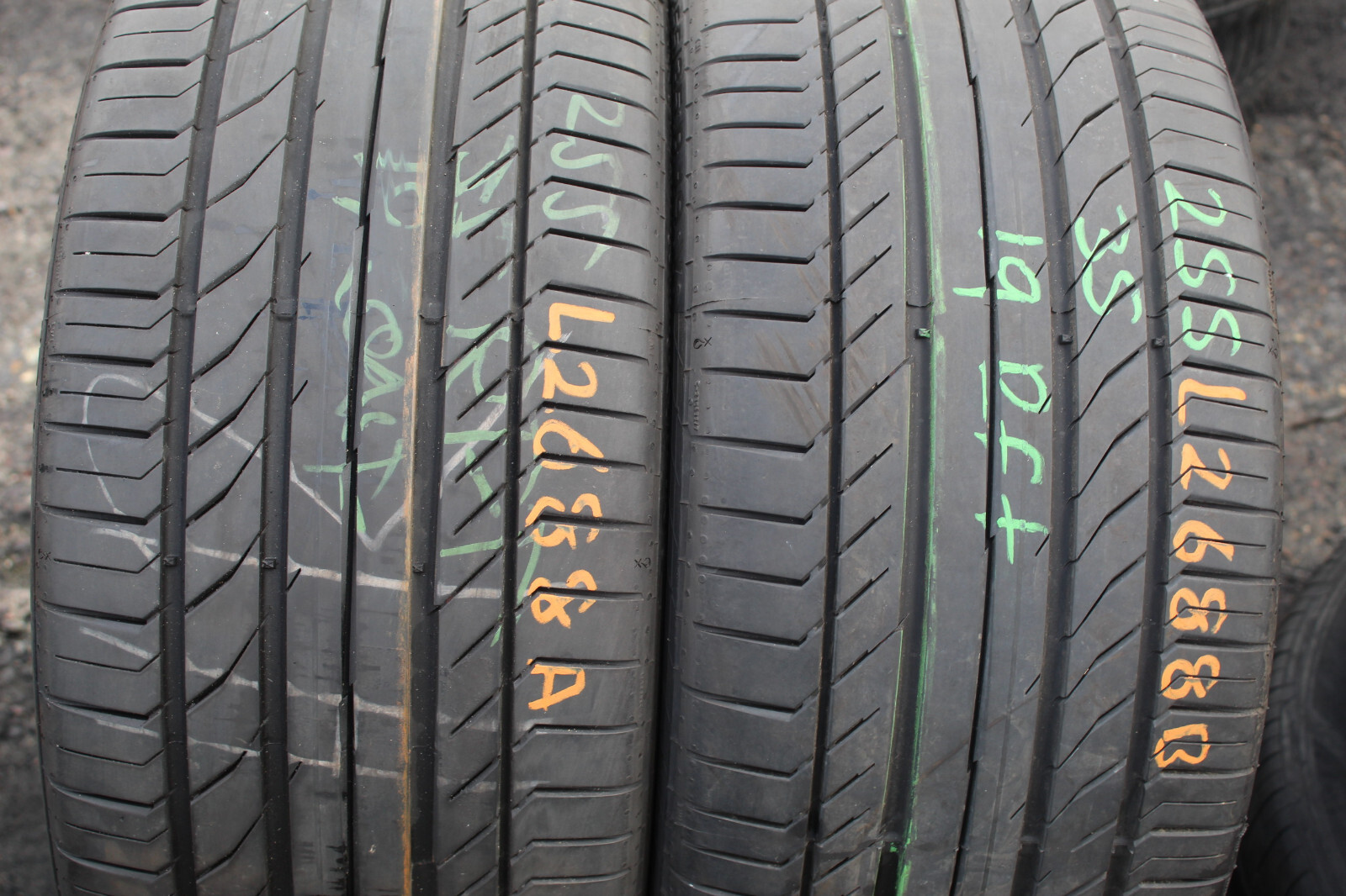 255 35 19 Continental, RunFlat, 92Y, x2 A Pair 7.2mm (F1_tyres) L2688