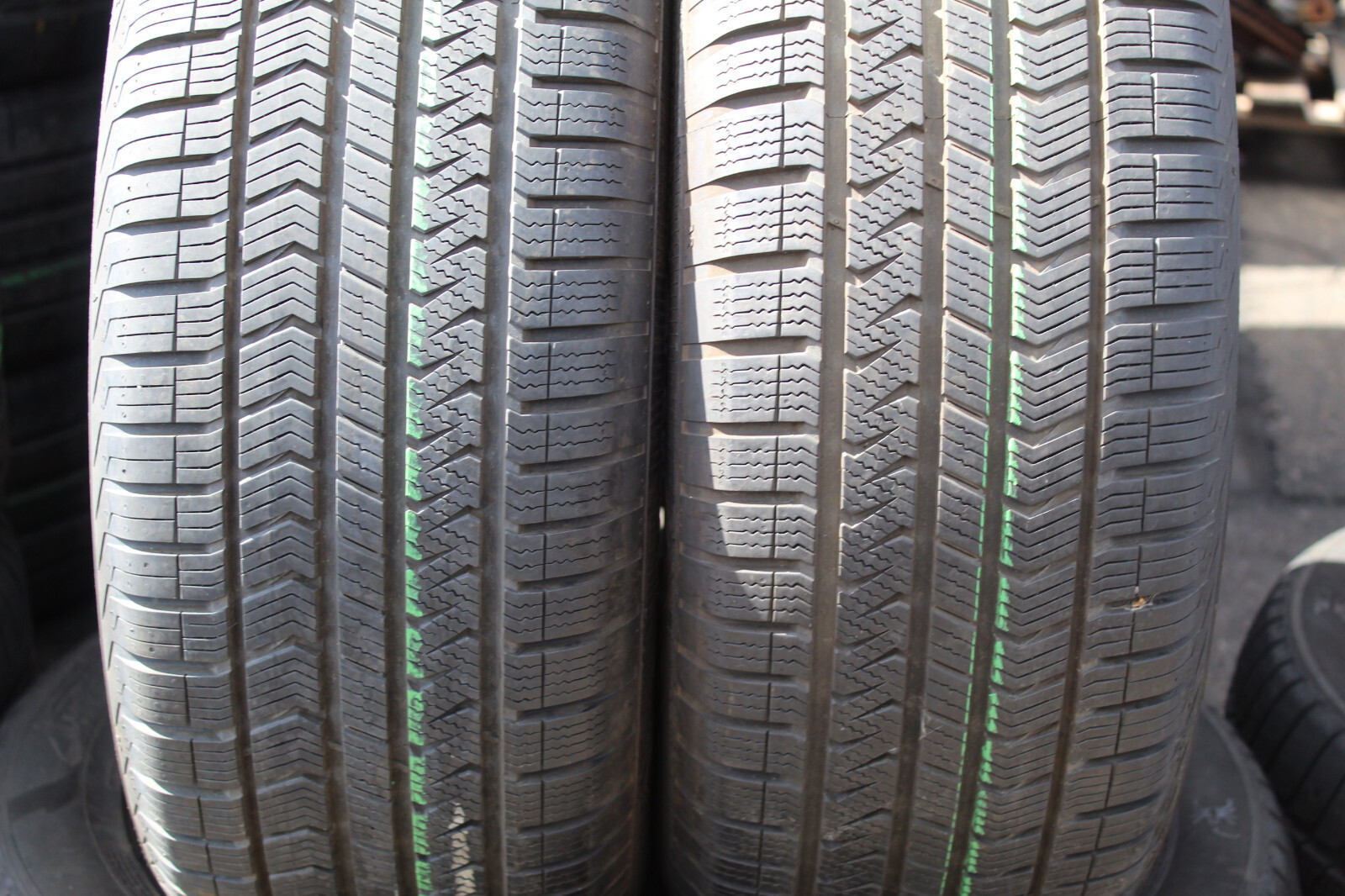 235 60 16 Vredestein, Winter, Quatrac 5, 100H, x2 A Pair 7.3mm (F1_tyres) L2899