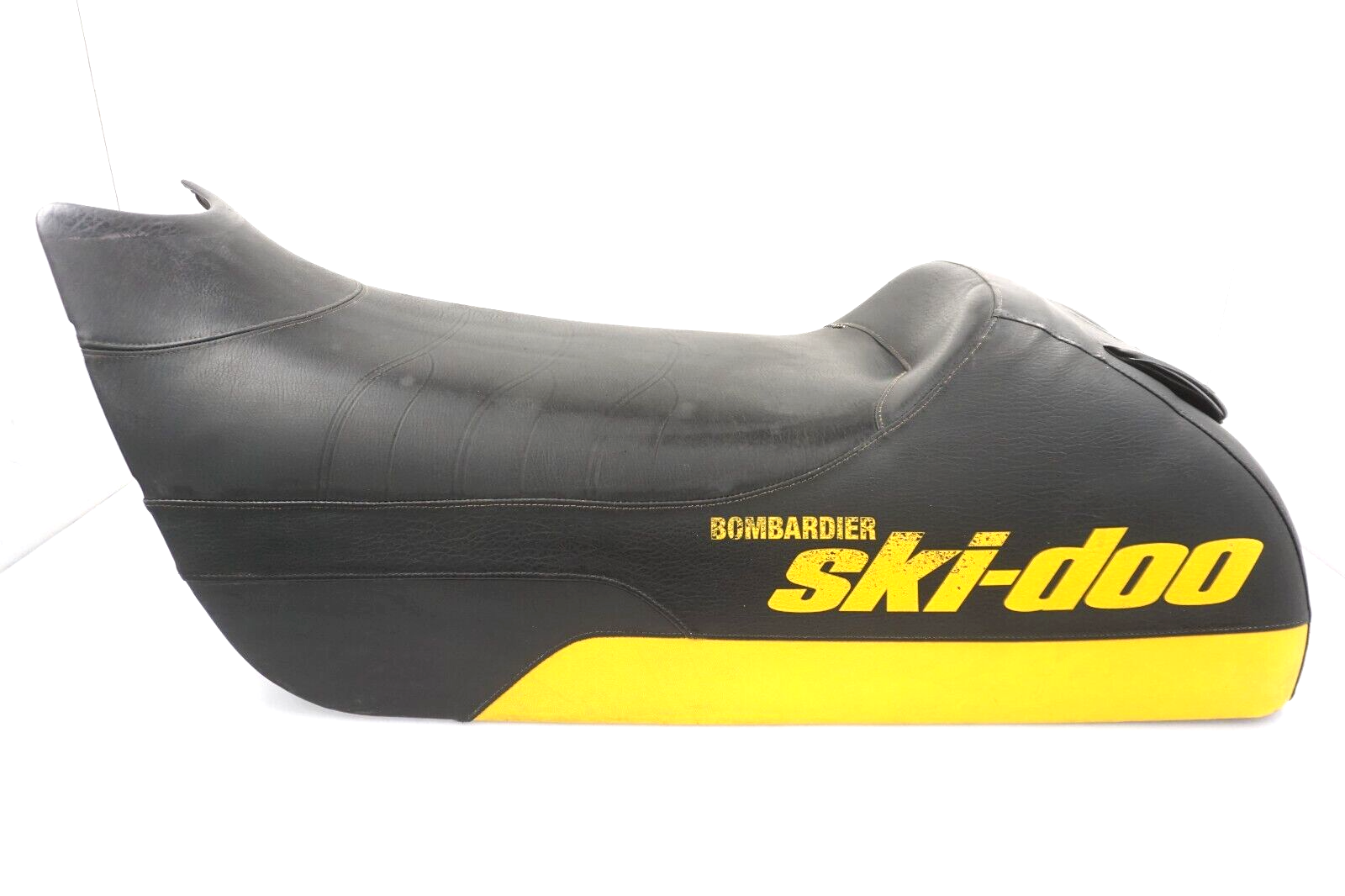 1999-2003 Ski-Doo ZX Chassis 500/600/700/800 OEM Seat Black 1999-2003 Ski-Doo ZX Chassis 500/600/700/800 OEM Seat Black