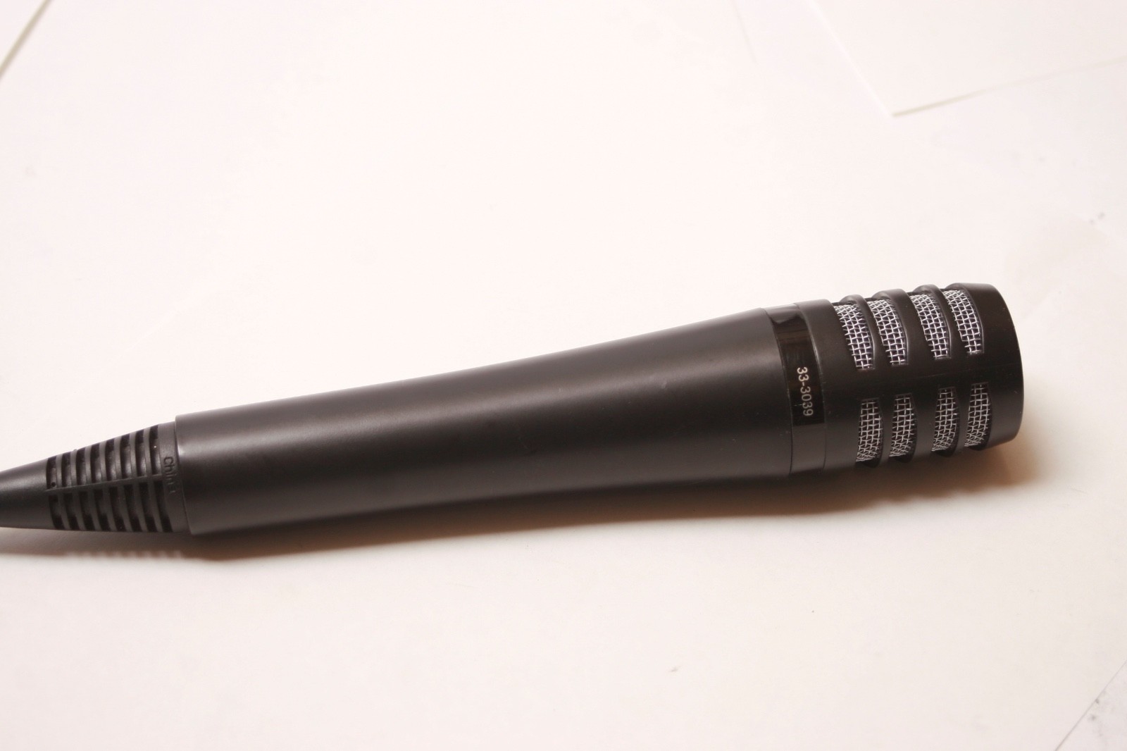 RadioShack 33-3039 Dynamic Cable Consumer Microphone Mic Black ~ Very Nice!