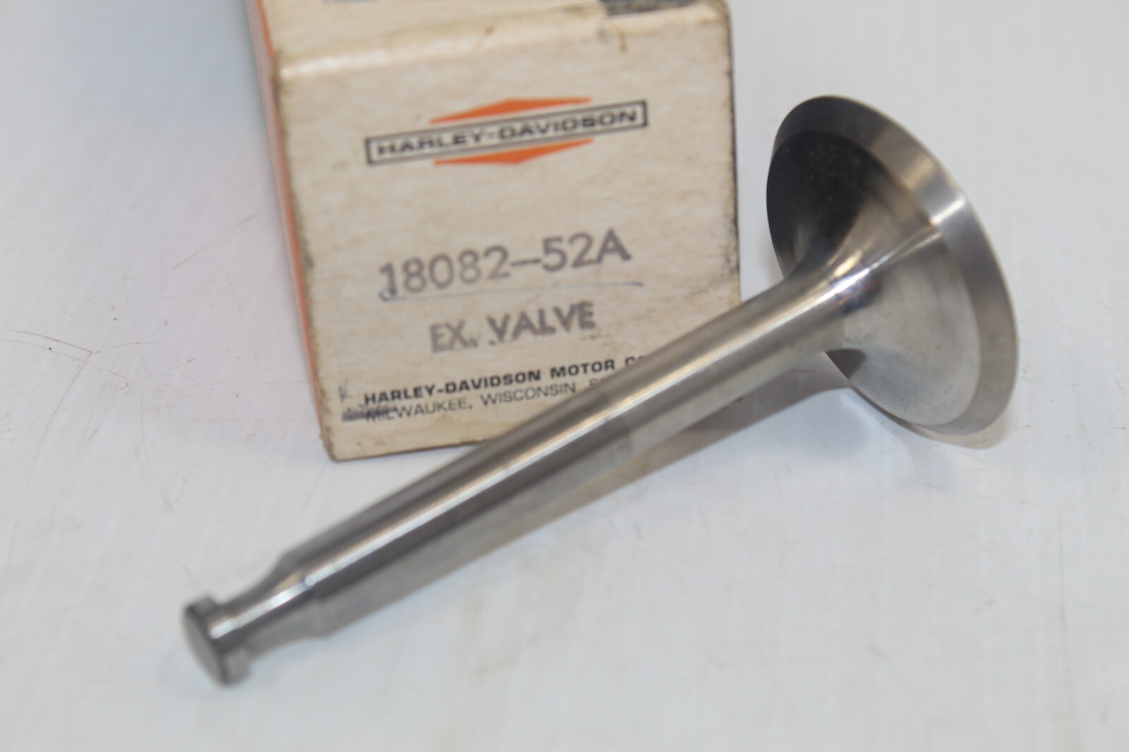 GENUINE 195258 Harley Panhead Cylinder Head Exhaust Valve 1808252A