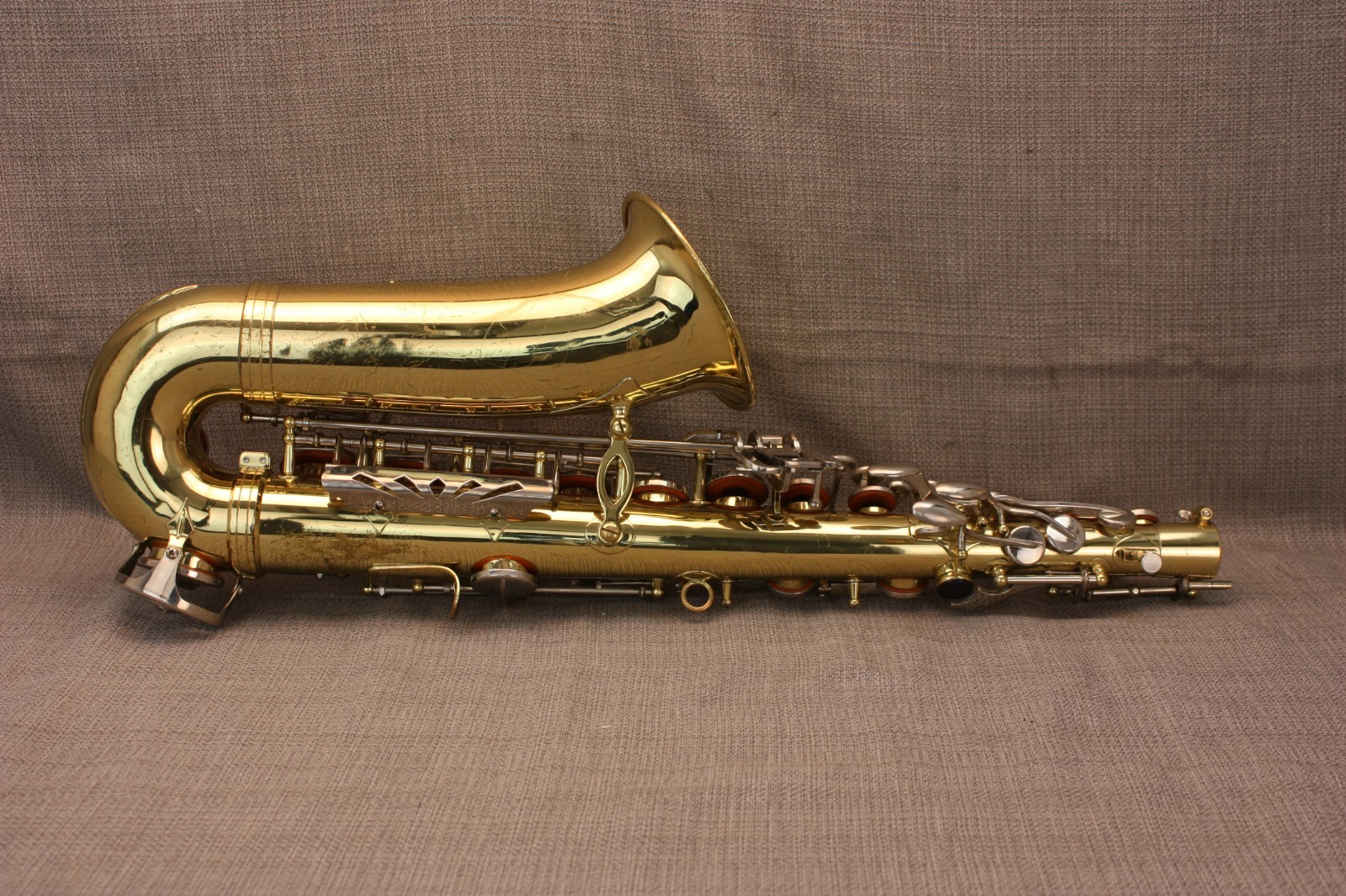 Olds NA62MN Beginner/Student Saxophone