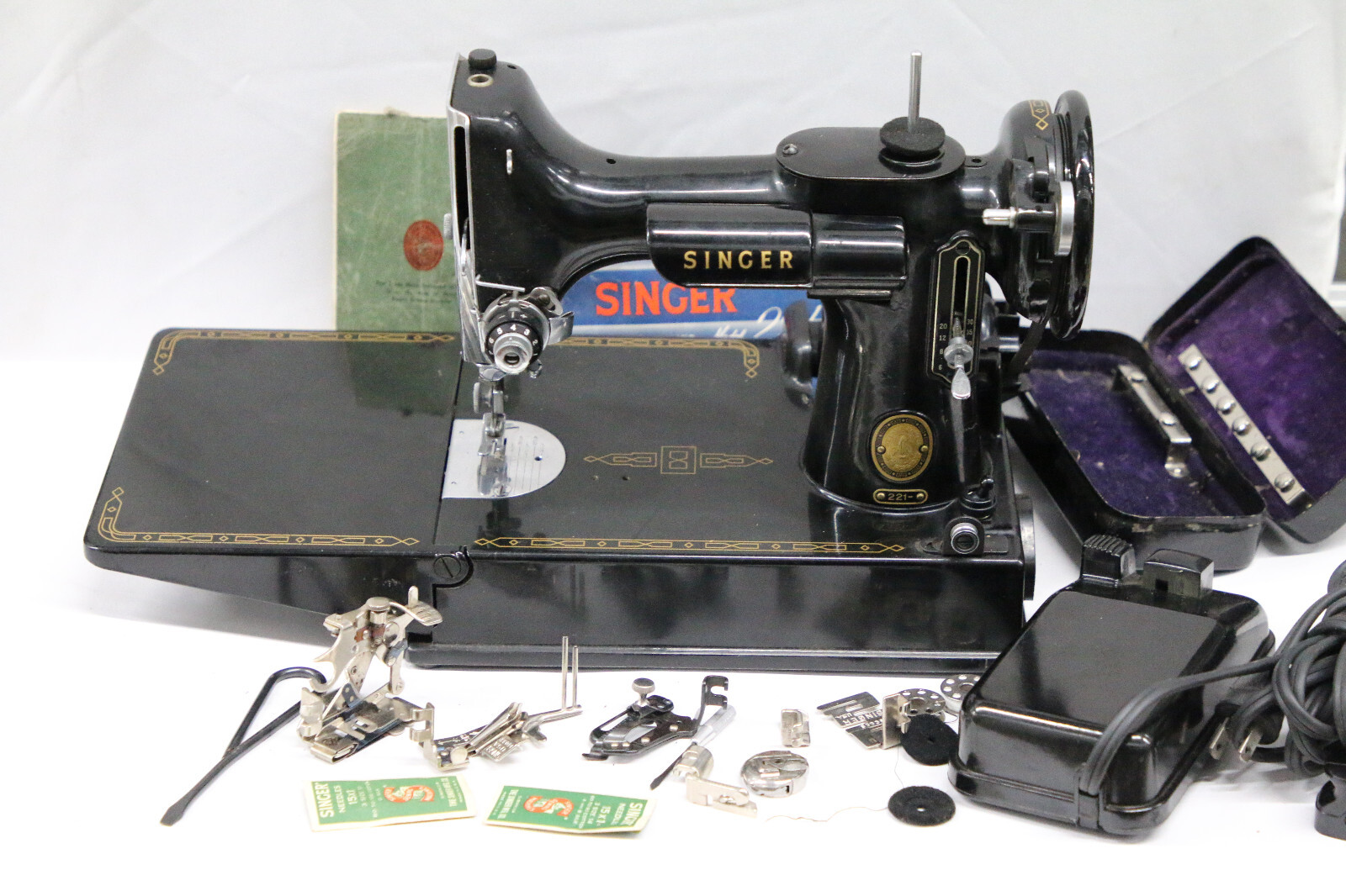 Rare 1961 Singer Tan Featherweight 221J Sewing Machine Case