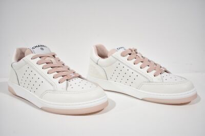 Pre-owned Chanel 22p White Leather Pink Cc Flat Lace Up Tie Runner Trainer Sneaker 39