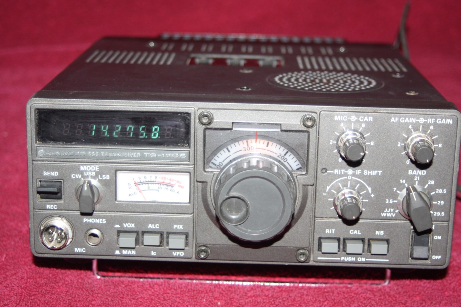 Kenwood TS-120S HF Ham Radio Transceiver -Powers Up - Lights Up