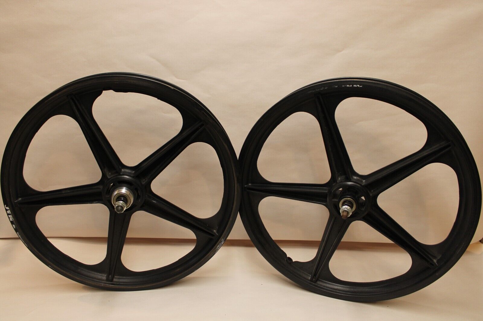 ACS Z Mag Old School BMX Wheel Set 20 in 5 Spoke 3/8 80s ACS Z Mag Old School BMX Wheel Set 20 in 5 Spoke 3/8 80s