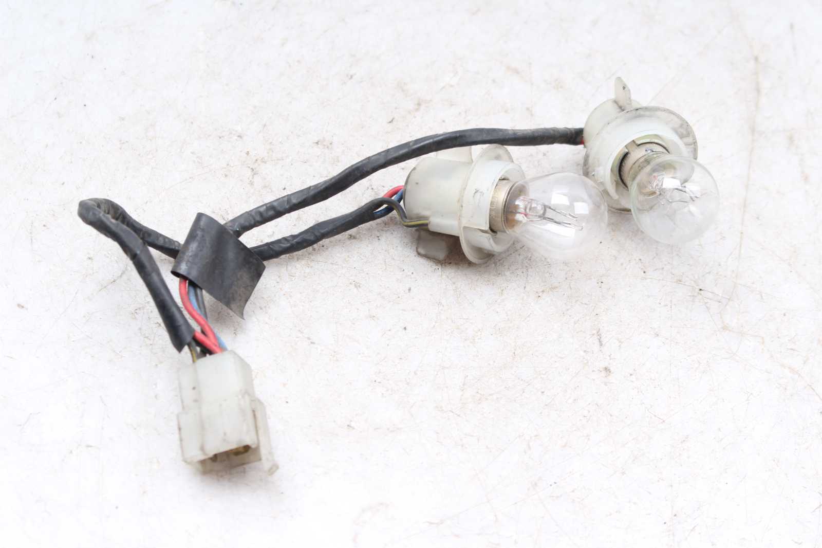 テーブル Rücklicht Kabel Fassungen Kawasaki GPZ 600 R ZX600A 85-90 | eBay