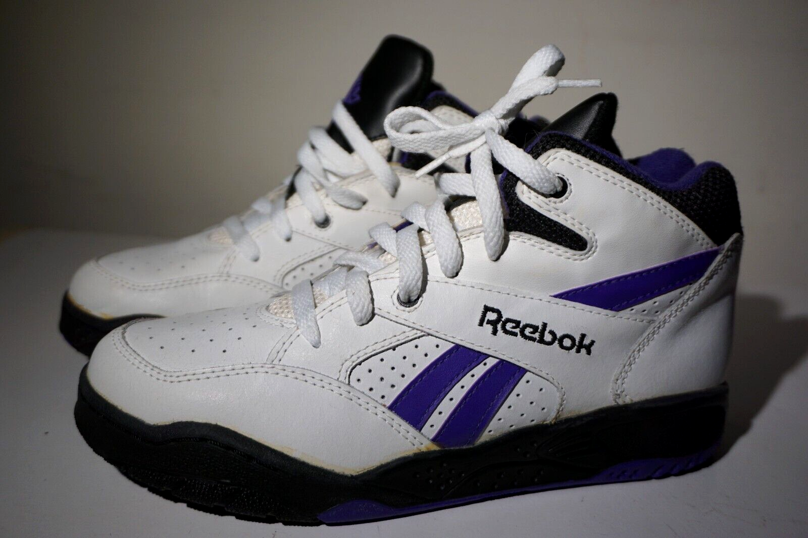 セール！90s' Reebok ABOVE THE RIM Vintage Reebok Above The Rim Basketball Shoes Size 5.5 90s