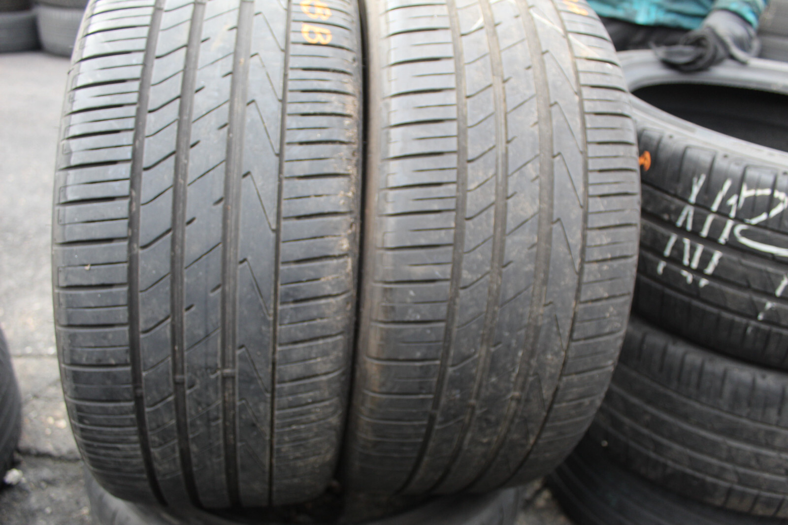 255 40 20 Hankook, Ventus S1 Evo 2, AO, 101Y, x2 A Pair 6.0mm (F1_tyres) L2088
