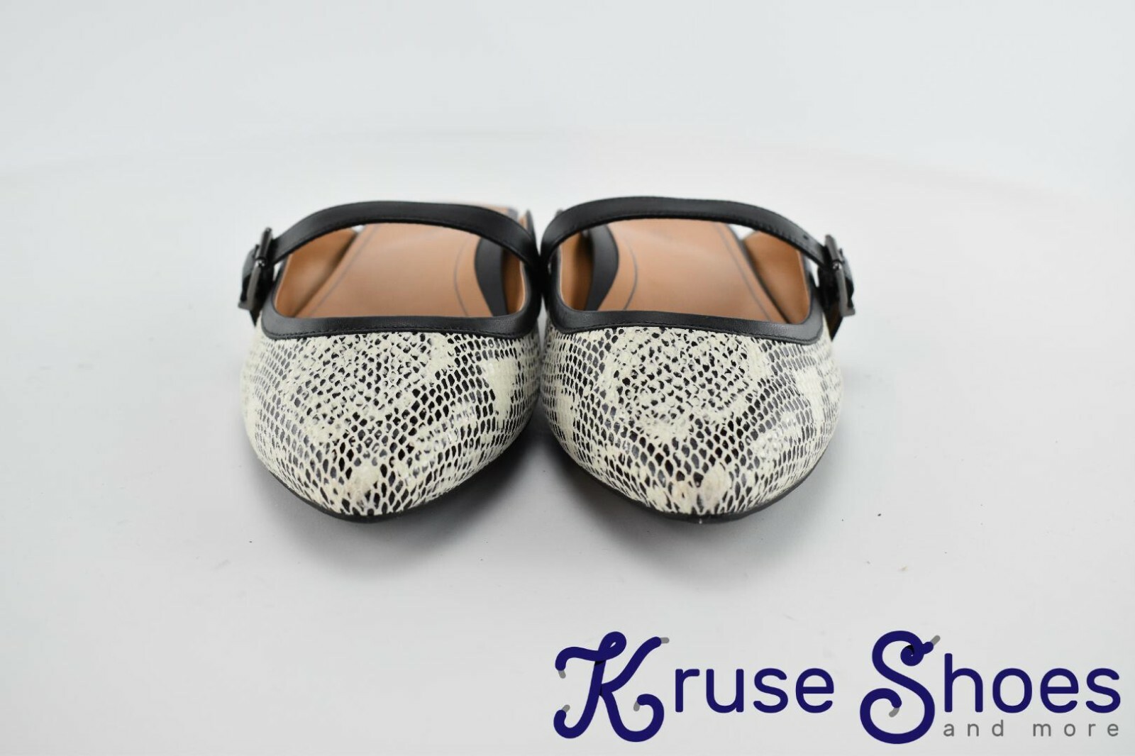 white sandals size 10