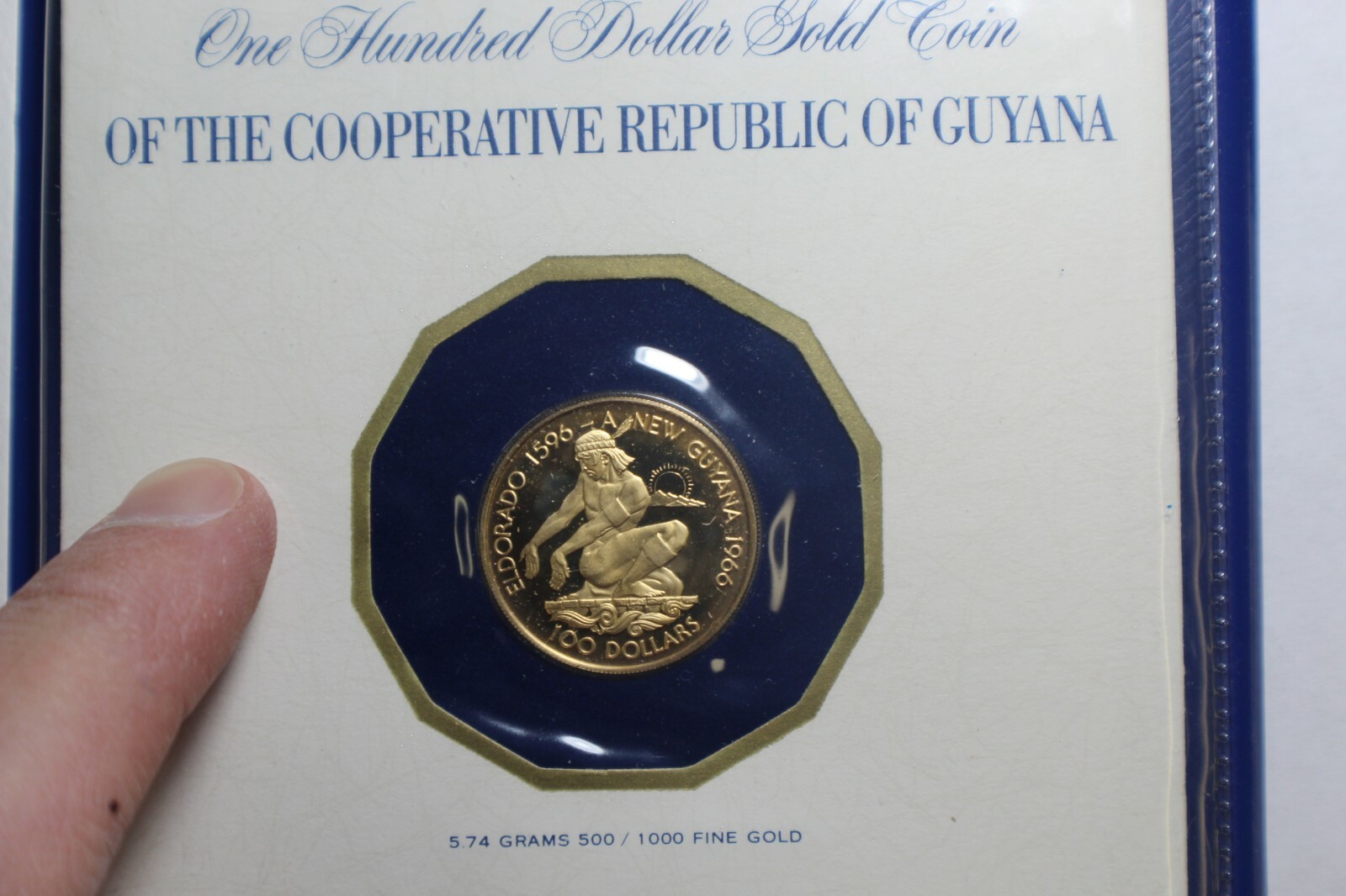 GUYANA 1976 100 DOLLARS PROOF GOLD COIN BLUE FOLDER