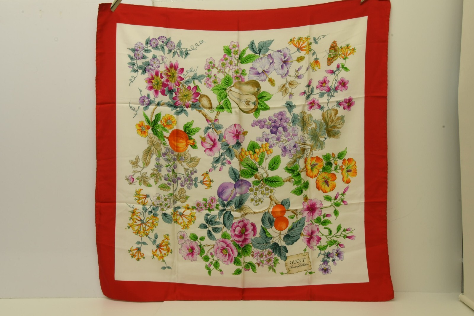 Authentic Gucci Accessory Collection Scarf 100% Silk Red