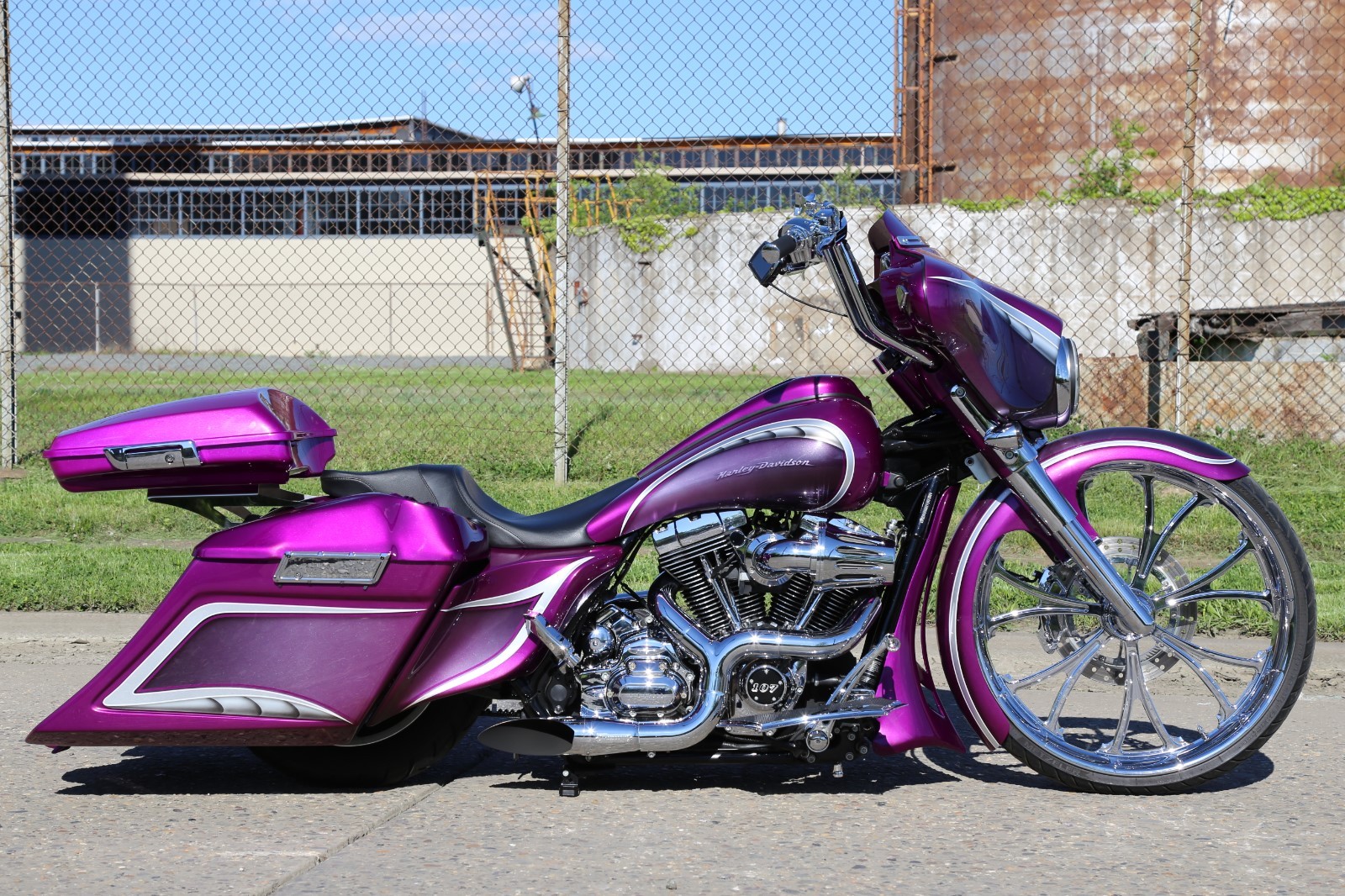2011 Harley Davidson Street Glide Custom Over $40k In 