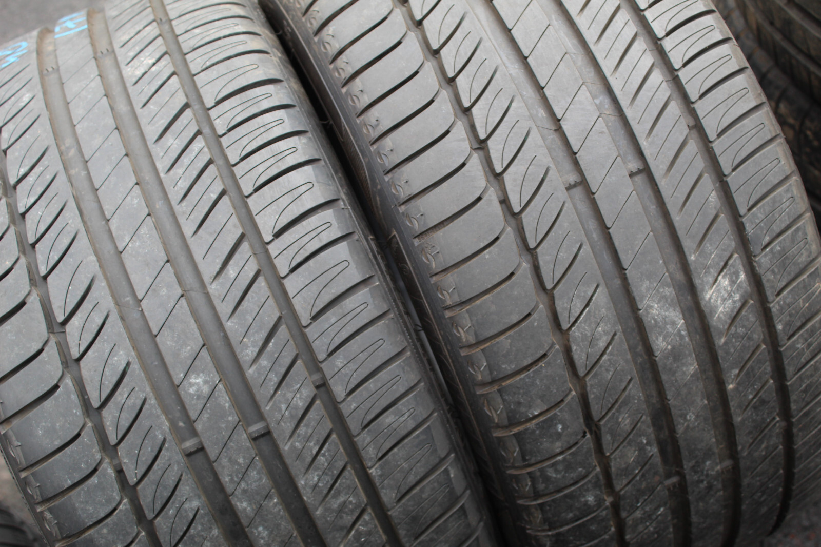 255 40 17 Michelin, Primacy HP, MO, 94W, x2 A Pair 7.2mm (F1_tyres) FOD L2205
