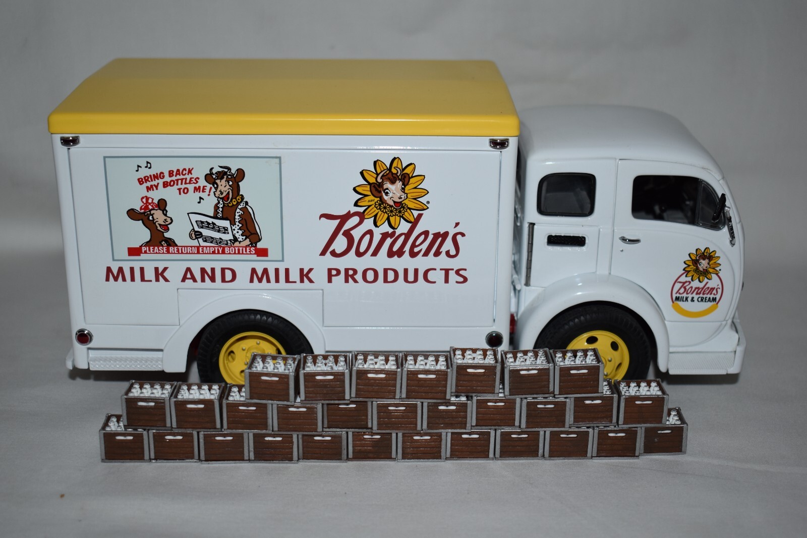 ダンバリーミント Borden's Milk Truck 1/24 Danbury Mint 1950 Borden's Milk Truck | eBay
