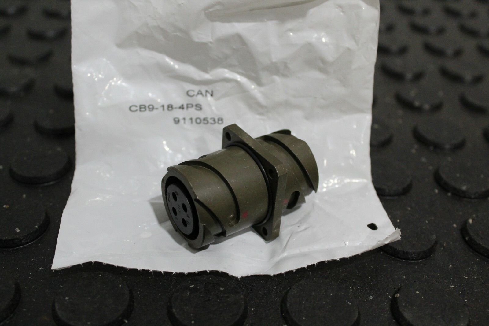 BRAND NEW CB9-18-4PS ITT Cannon 4 Pin Connector FREE