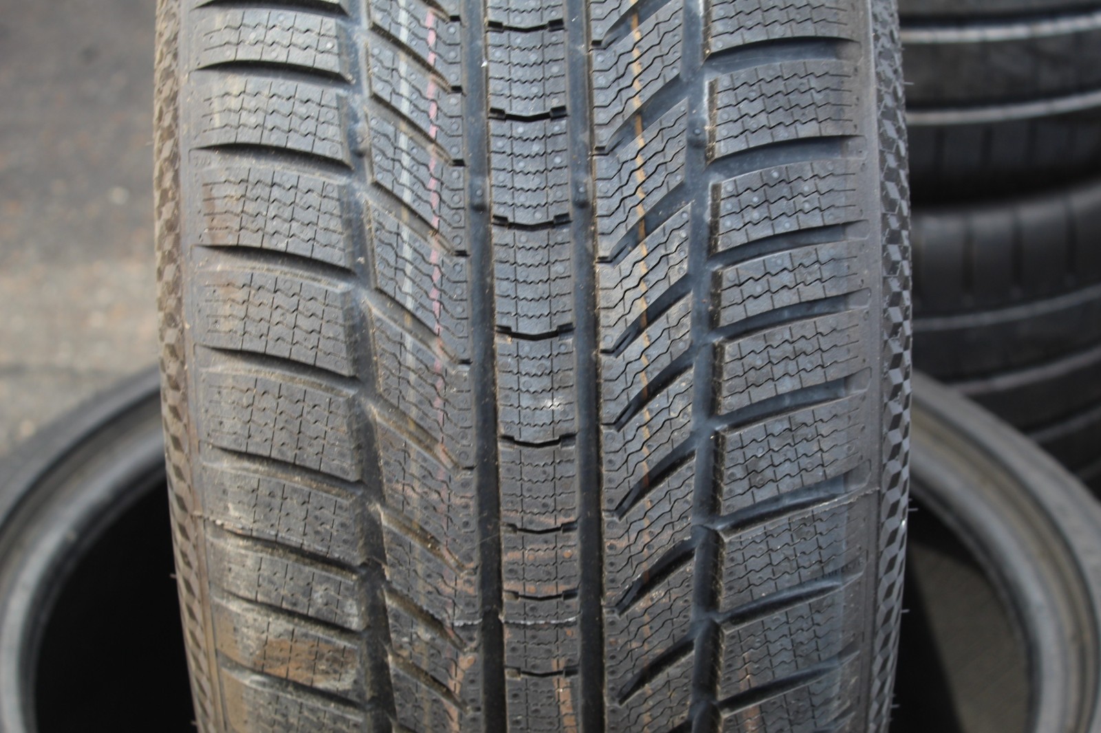 New 245 45 18 Continental, Winter, M+S, XL 100V, x1 Single Tyre (F1_tyres) L3707