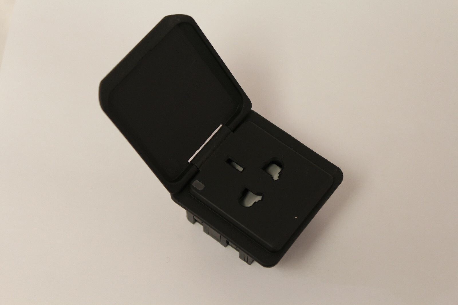 GM, AC 230 VoltM, Power Outlet, Part# 22847178 | eBay