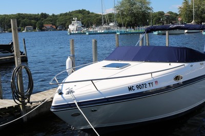 2017 Rinker QX26 Cuddy Cabin 26'