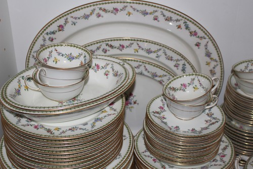 101 PC VINTAGE AYNSLEY 4186 CHINA SET-MARSHALL FIELD & CO. CHICAGO-FLORAL SWAGS