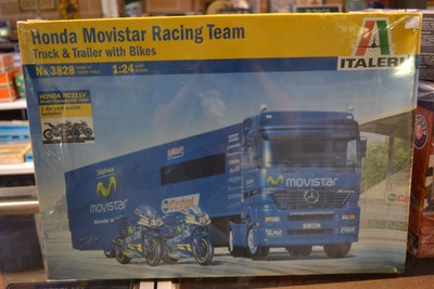 ITALERI 3828 HONDA MOVISTAR RACING TEAM TRUCK TRAILER WITH BIKES