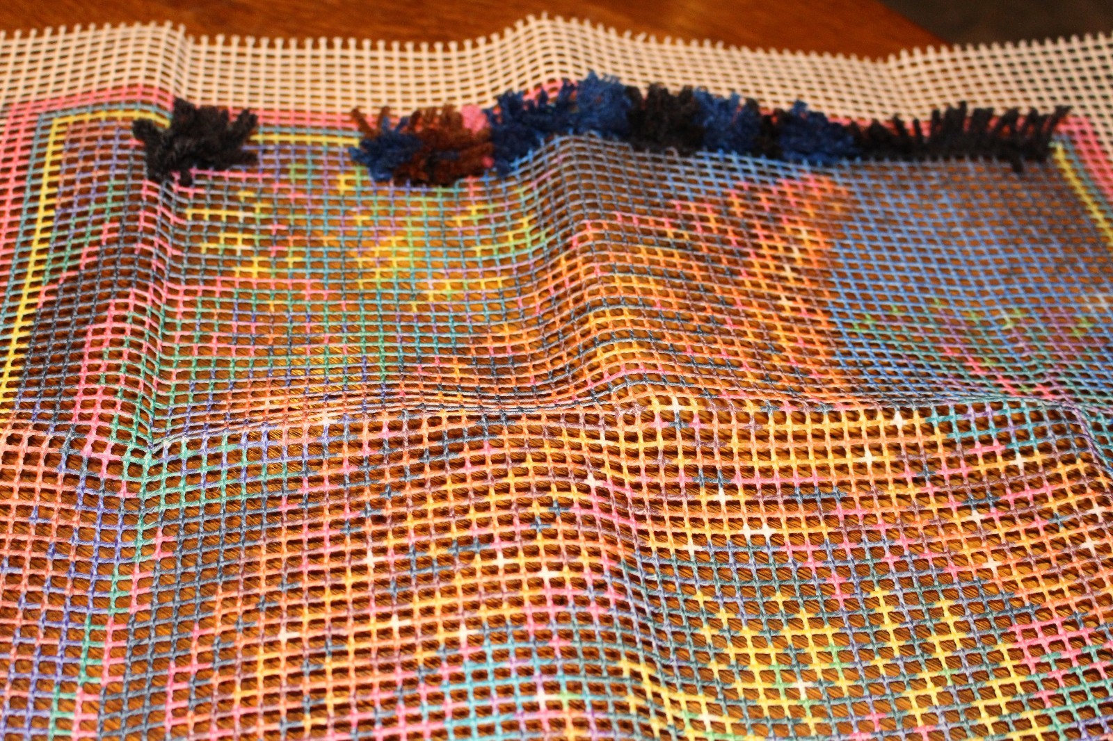 Caron Latch Hook Kit Classic Country Harvest with hook & instructions in box