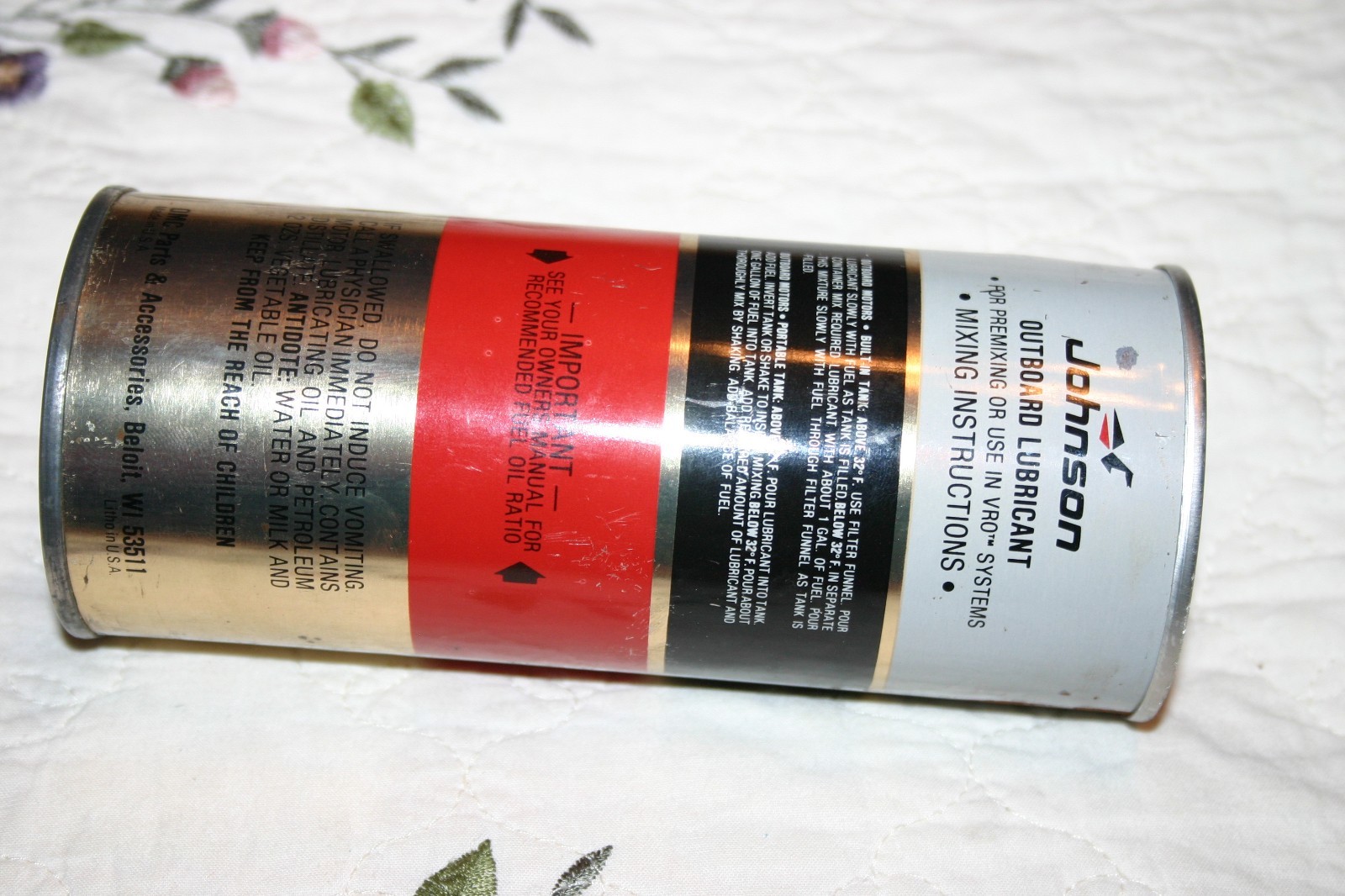 Vintage Oil Can JOHNSON OUTBOARD LUBRICANT Pint Size Full Can