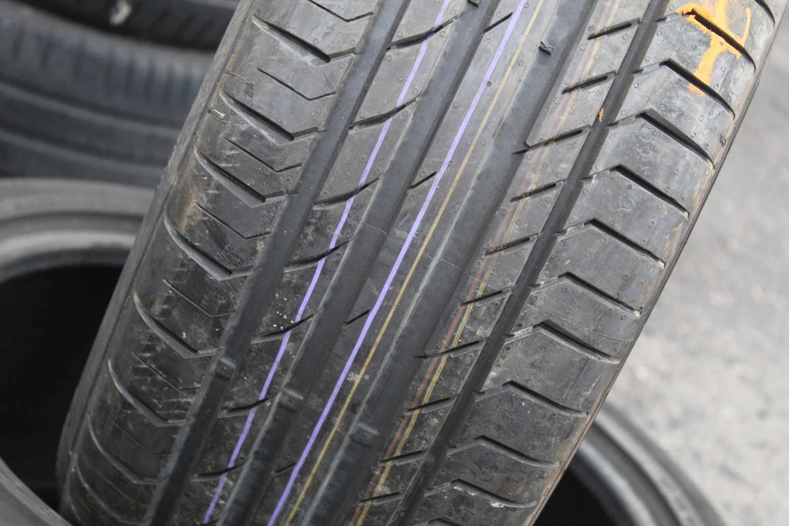 New 235 55 18 Continental, C Sport Contact, 100V x1 Single Tyre (F1_tyres) L3667