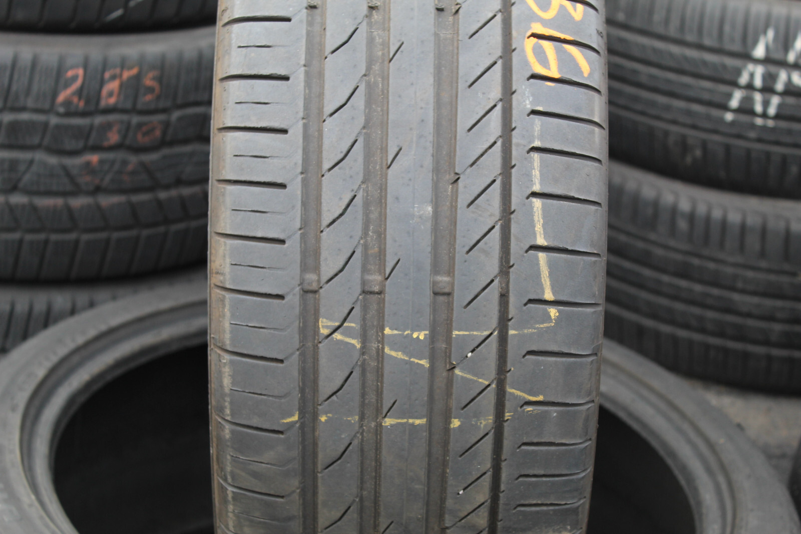 245 45 19 Continental, CSC 5, 98W, x1 Single Tyre 5.9mm (F1_tyres) L2836