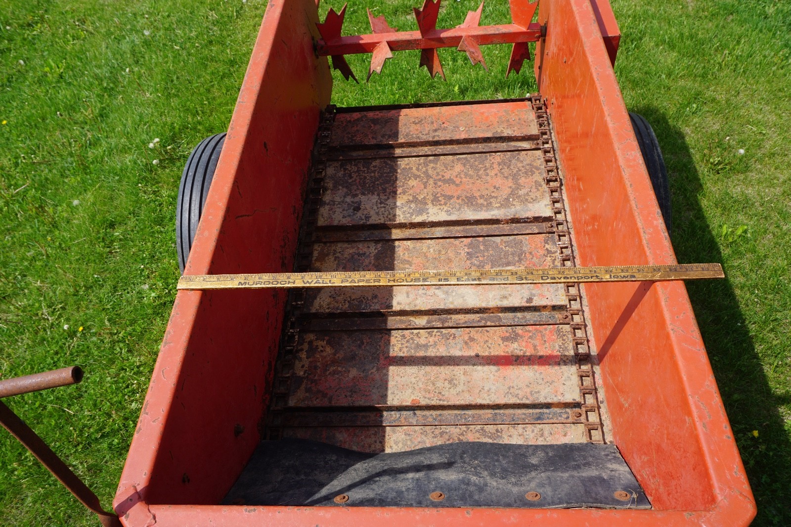 USED COMPACT ATV HOBBY FARM MANURE SPREADER BY AKEY GAS ENGINE POWERED TO REPAIR