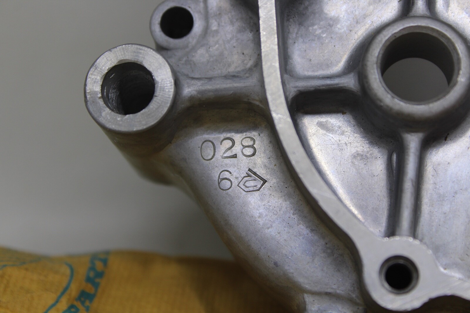 ORIGINAL NOS Crankcase, R S90 part 11100-028-110 | eBay