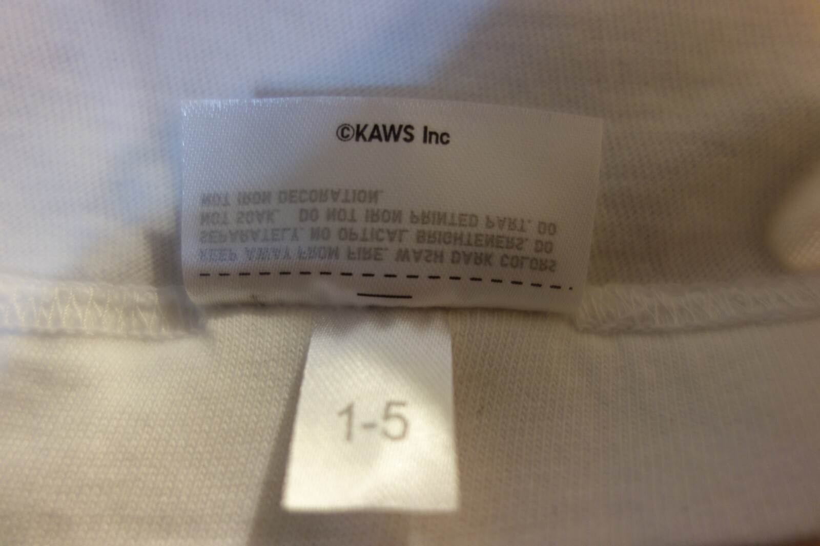 Pre-owned Uniqlo Kaws X  Ut 2016 Short Sleeve Graphic T-shirt "passing Through" White