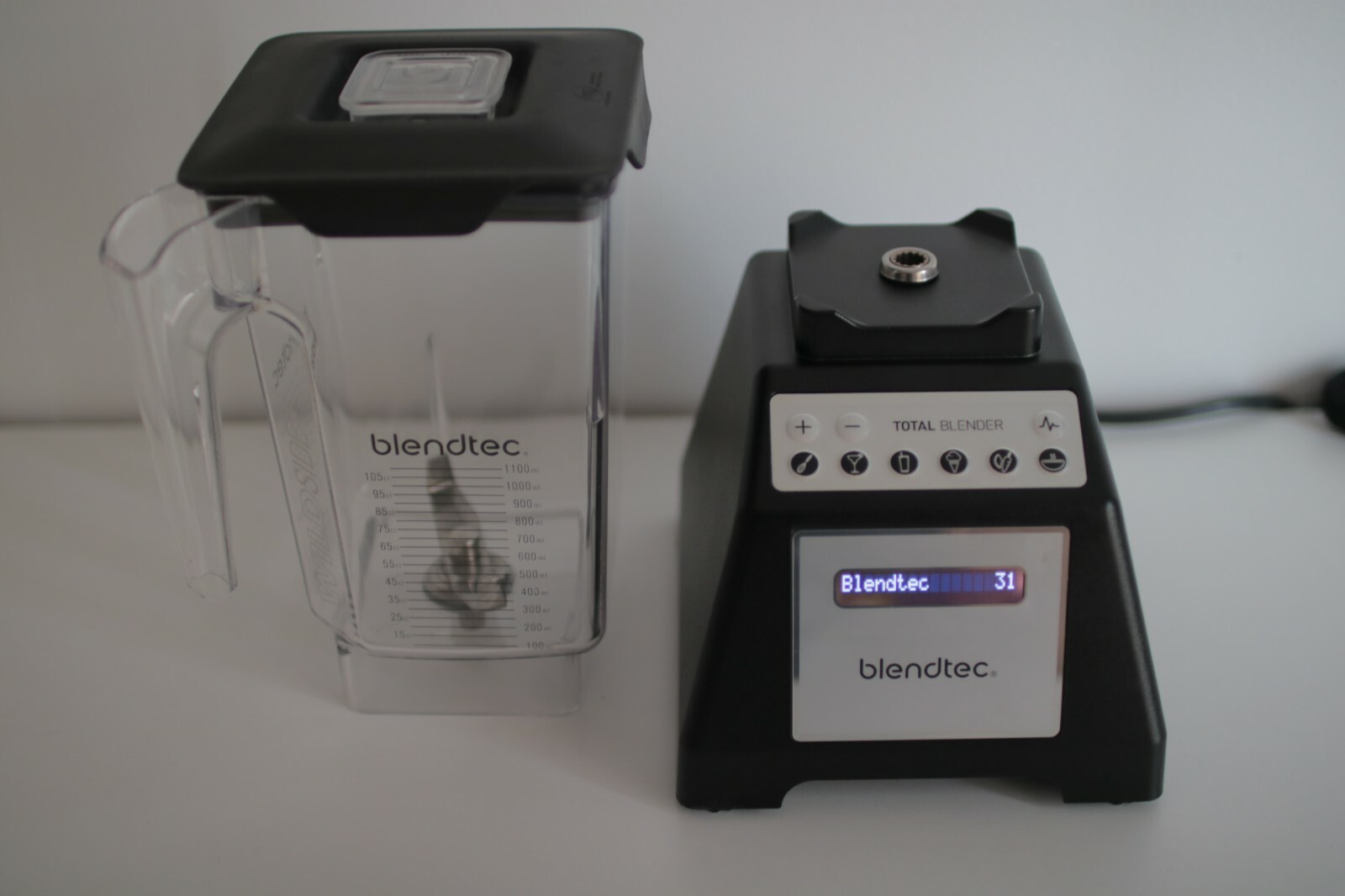 Blendtec Total Classic Original Blender with Wildside+ Jar 1560 Watts