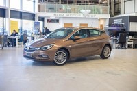 2016 Vauxhall Astra 1.6 CDTi BlueInjection Elite Hatchback 5dr Diesel Manual Eur