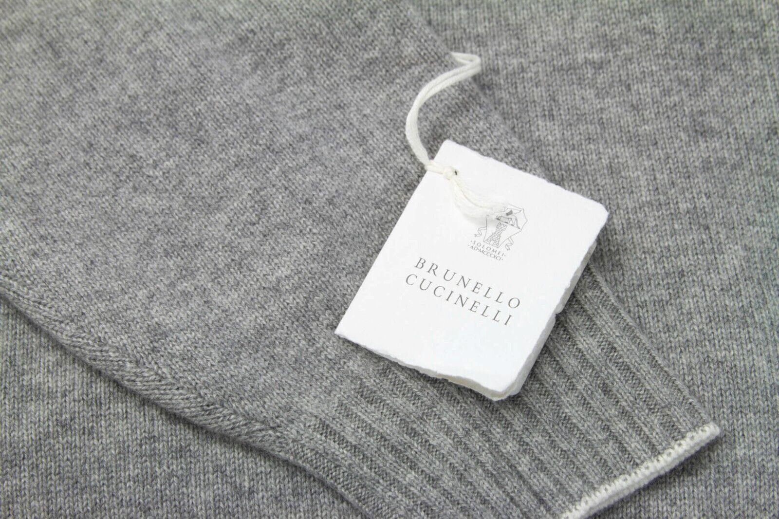 BRUNELLO CUCINELLI $3900 BRUNELLO CUCINELLI 100% CASHMERE LOGO GRAPHIC TURTLENECK 50/ 40US A232