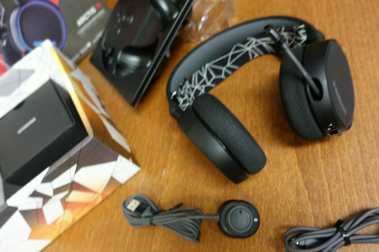 SteelSeries Arctis 5 Gaming Headset with RGB Illumination and DTS Headphones
