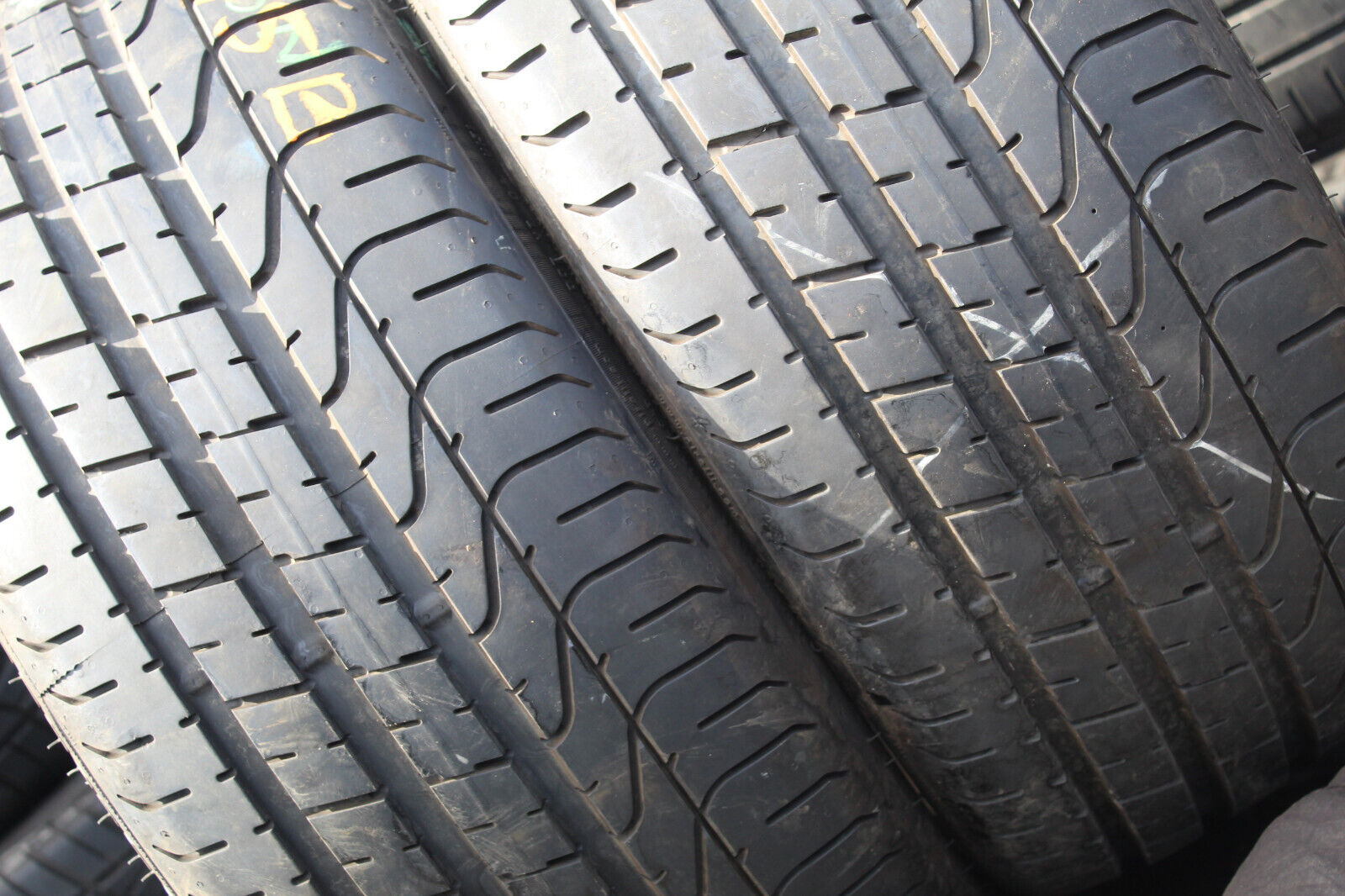 225 35 19 Pirelli, P Zero, 88Y, x2 A Pair 7.8mm (F1_tyres) L3345