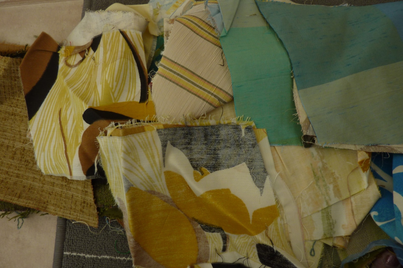 Vtg SCRAP FABRIC LOT 6 LBS DIAMOND  Quilt SEWING DOLL CRAFT FABRIC 12 X 9 1/4