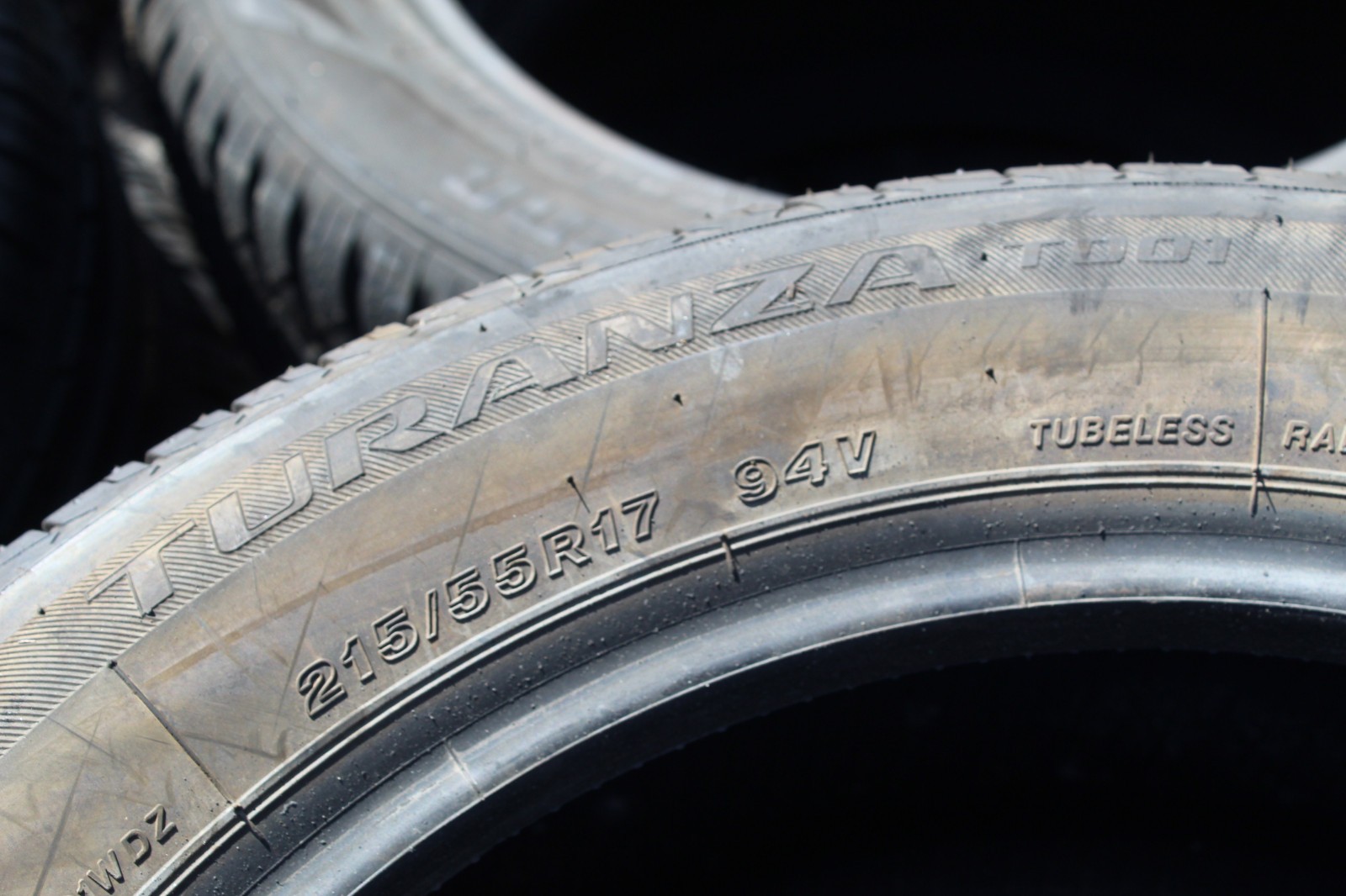 New 215 55 17 Bridgestone, Turanza T001, 94V, x2 A Pair (F1_tyres) L3571