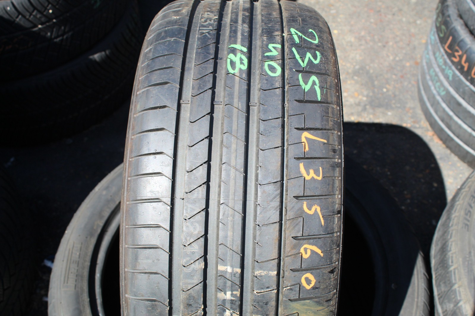 New 235 40 18 Pirelli, P Zero TM, 95Y, x1 Single Tyre (F1_tyres) L3560