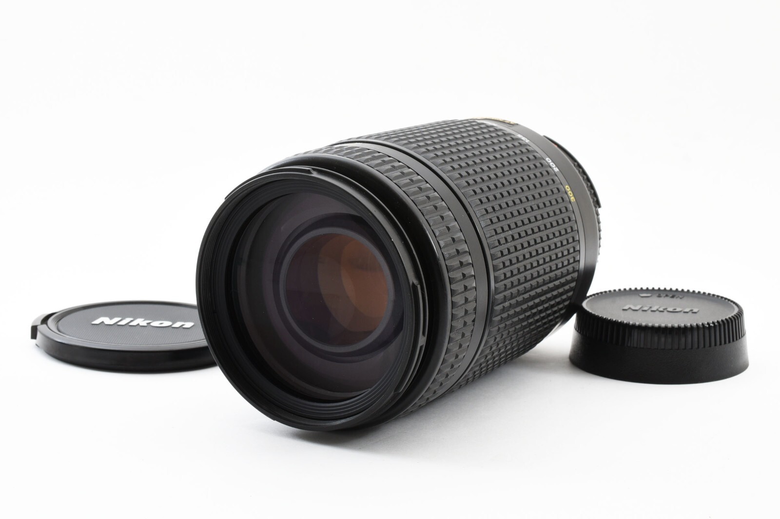 Nikon AF Nikkor 70-300mm F/4-5.6 D ED Zoom Lens Nikon AF Nikkor 70-300mm F/4-5.6 D ED Zoom Lens